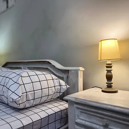 Loft-style On Virmenska Str Apartman *