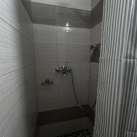 Loft-style On Virmenska Str Apartman