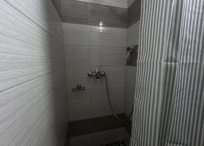 Loft-style On Virmenska Str דירה