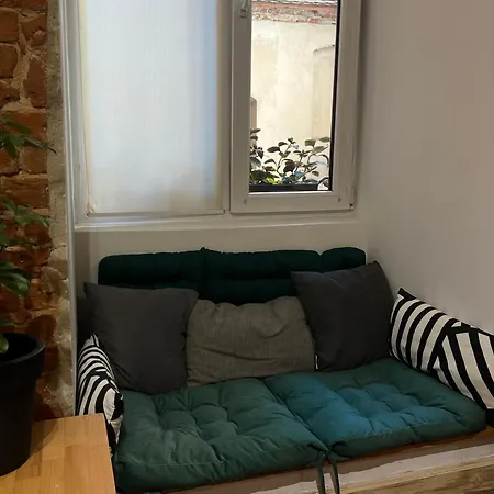 Loft-style On Virmenska Str 公寓