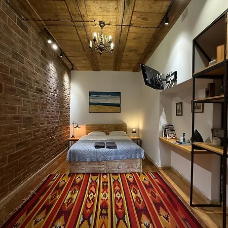 Loft-style On Virmenska Str 公寓 利沃夫