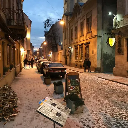 Loft-style On Virmenska Str 利沃夫